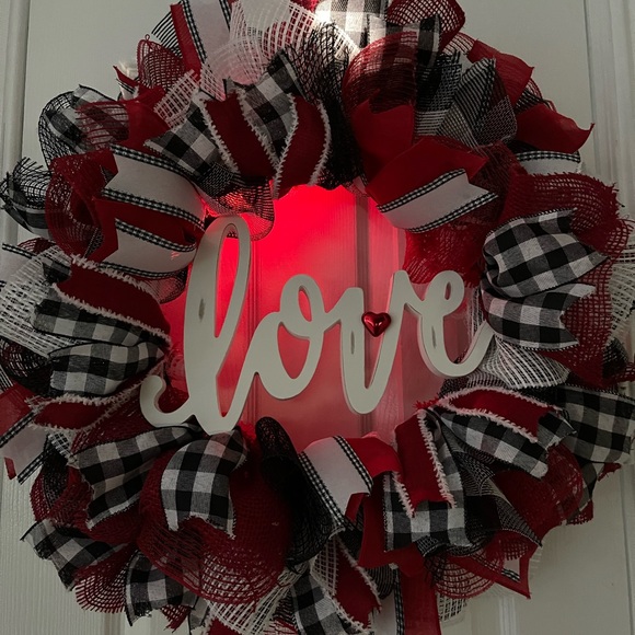 Valentine’s Day “LOVE” wreath - Valentine’s Day Decor. Valentines Day - Picture 6 of 7